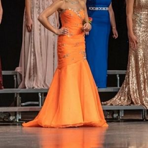 Nwt orange prom dress